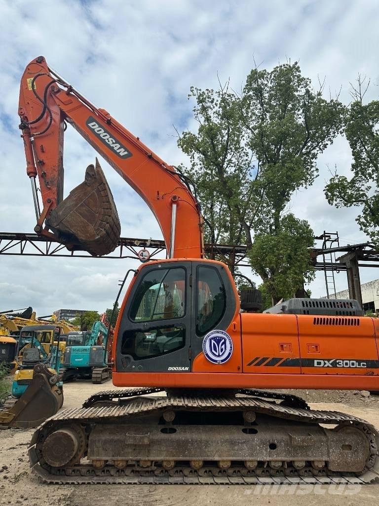 Doosan DX300 Верижен екскаватор