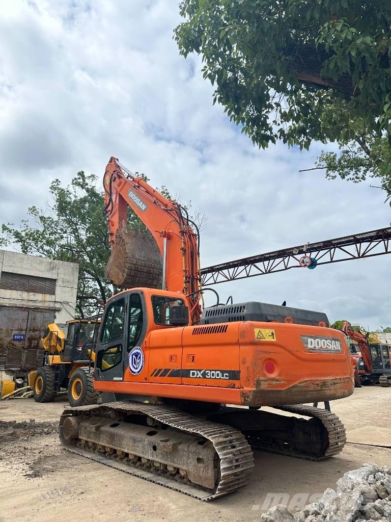 Doosan DX300 Верижен екскаватор