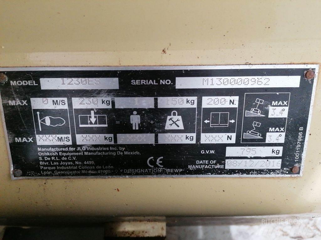 JLG 1230ES Ножични работни платформи