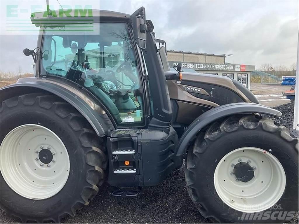 Valtra n175a Трактори