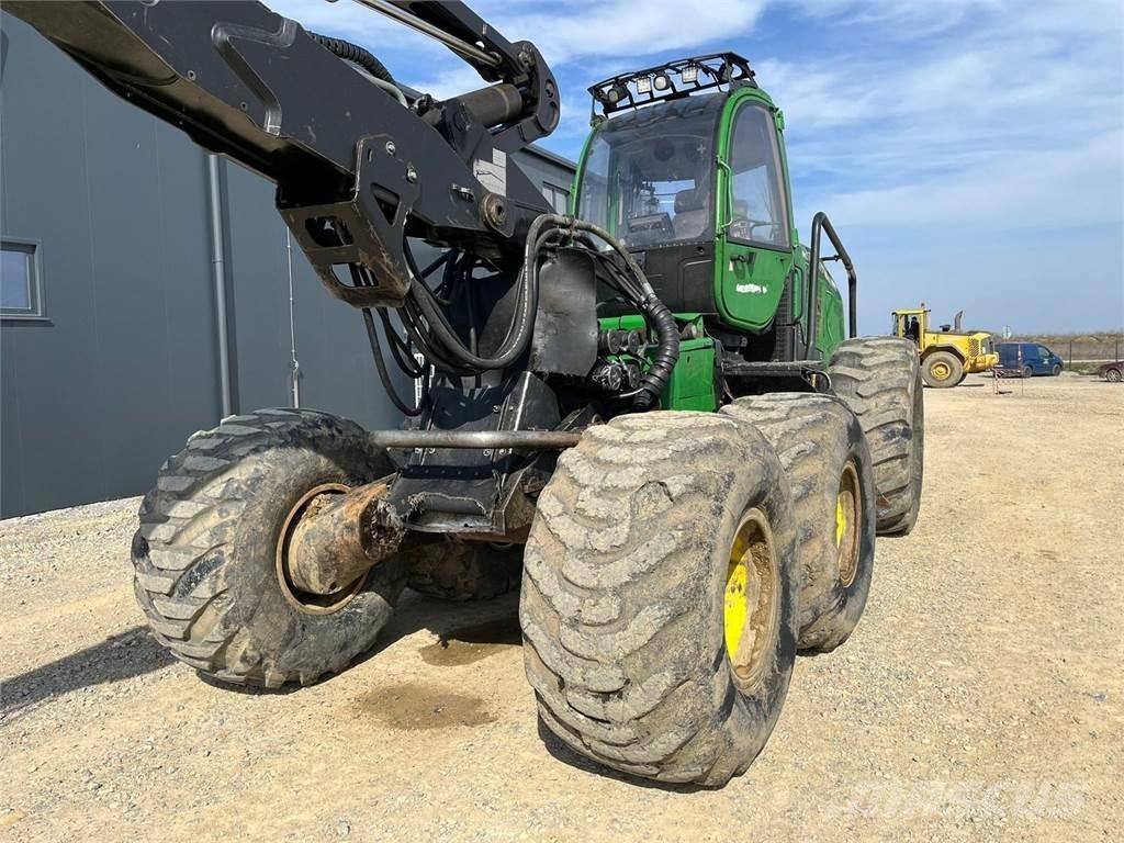 John Deere 1470E Харвестери