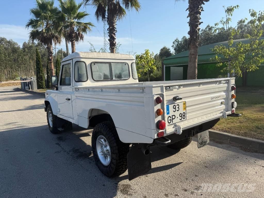 Land Rover Defender Пикапи