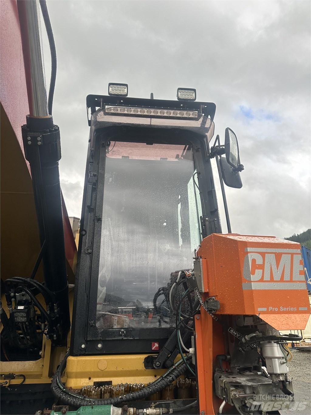 CAT 335 F L Апаратура за повърхностна редова сеидба