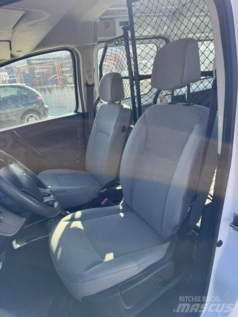 Renault Kangoo Фургони

