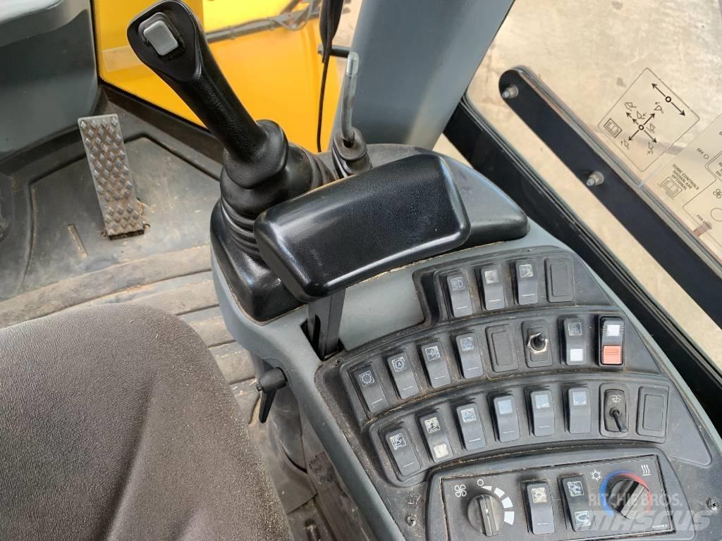 New Holland W 130 C Колесни товарачи