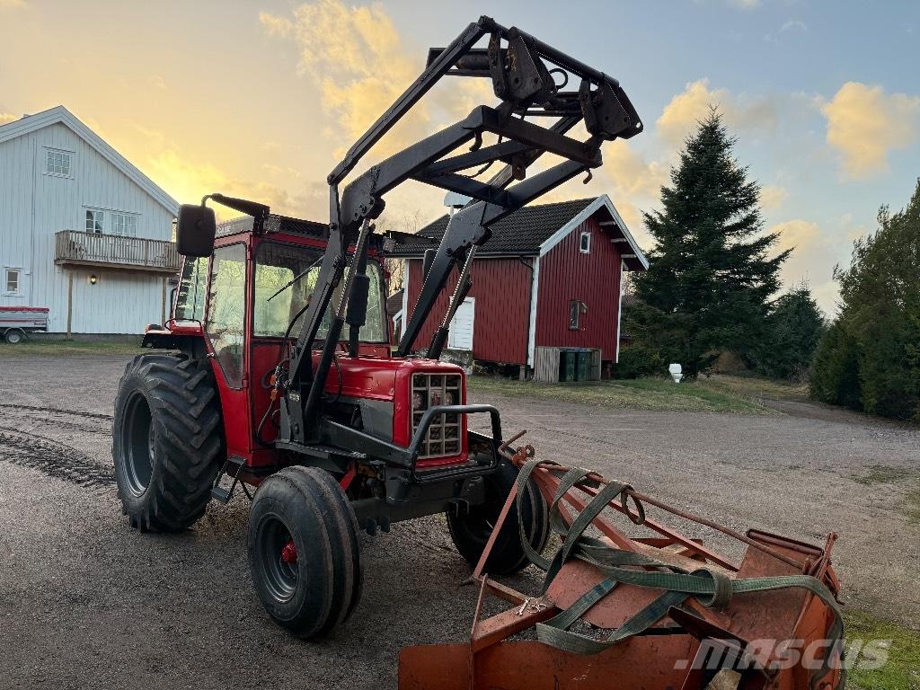 International 574 Трактори