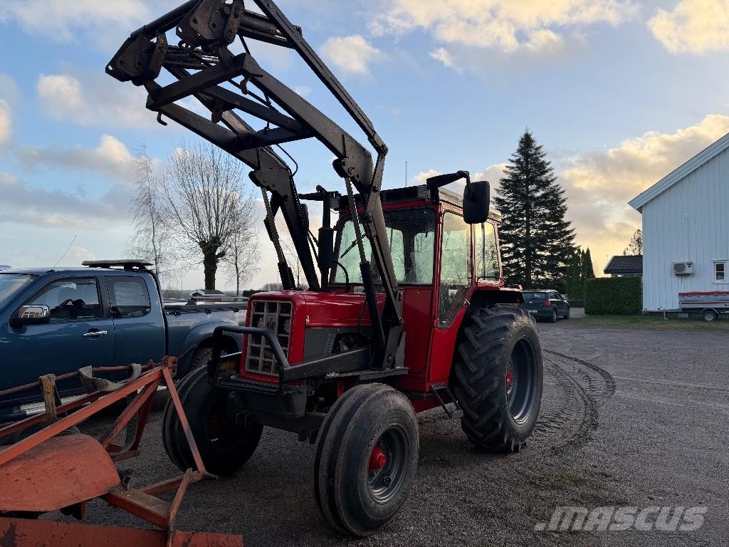 International 574 Трактори