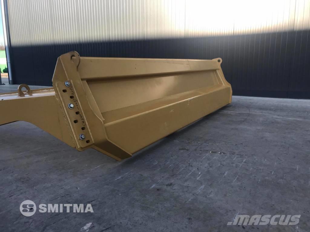 CAT 735C Задни врати
