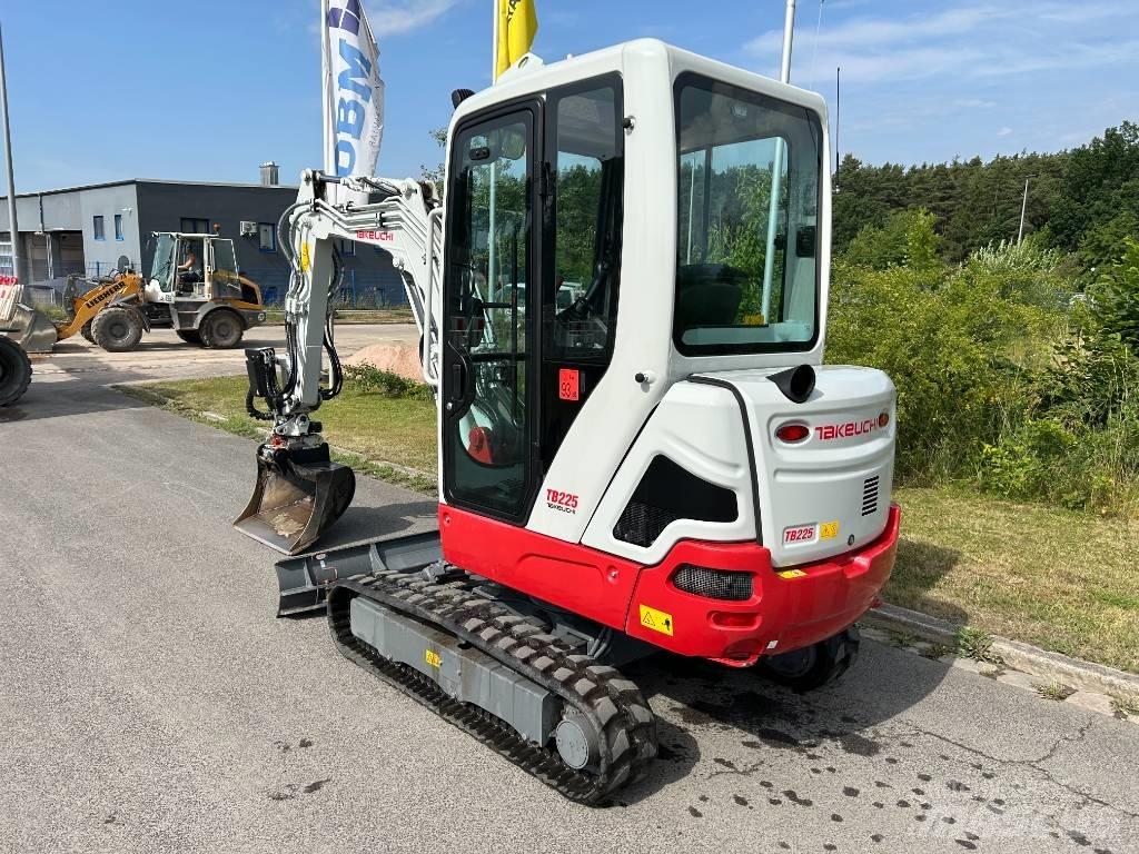 Takeuchi TB 225A V5 Мини екскаватори < 7 т