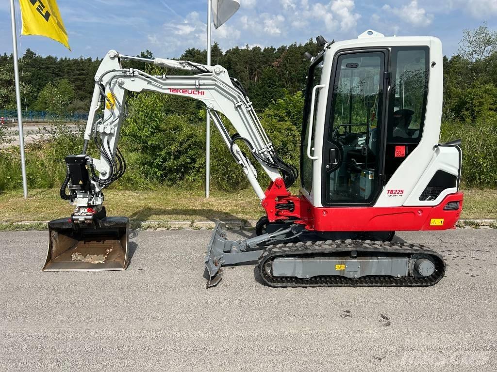 Takeuchi TB 225A V5 Мини екскаватори < 7 т