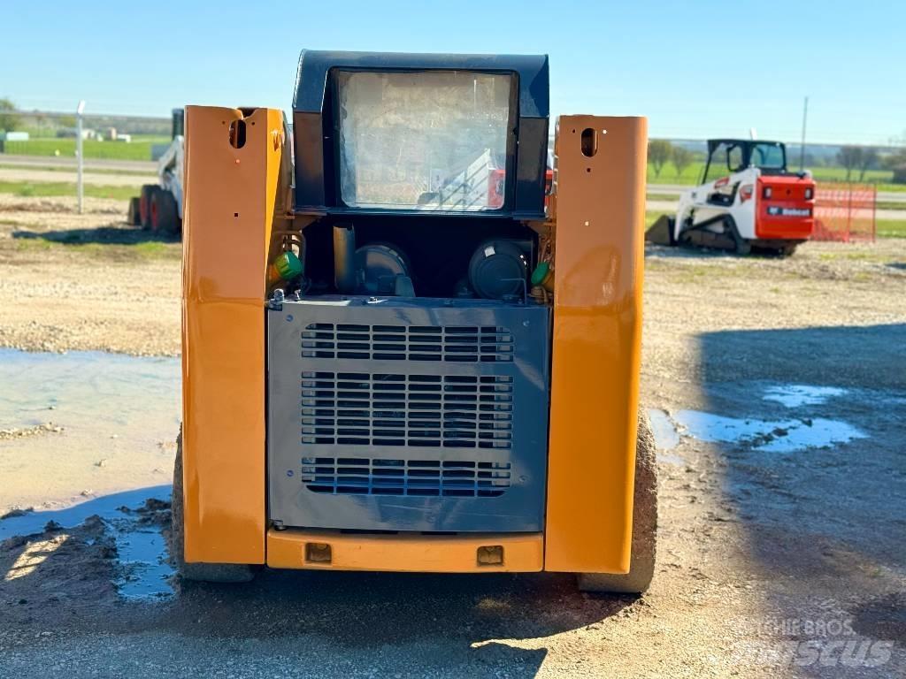 CASE 40 XT Мини товарачи
