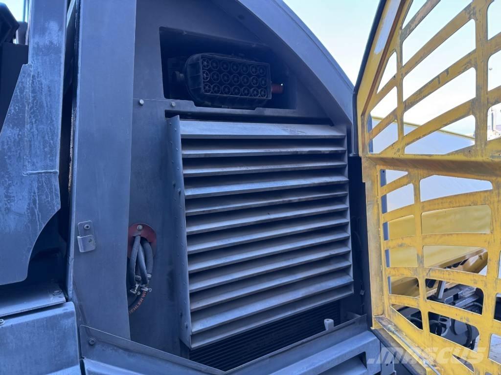 Bomag BMF 2500 S Машини за асфалт