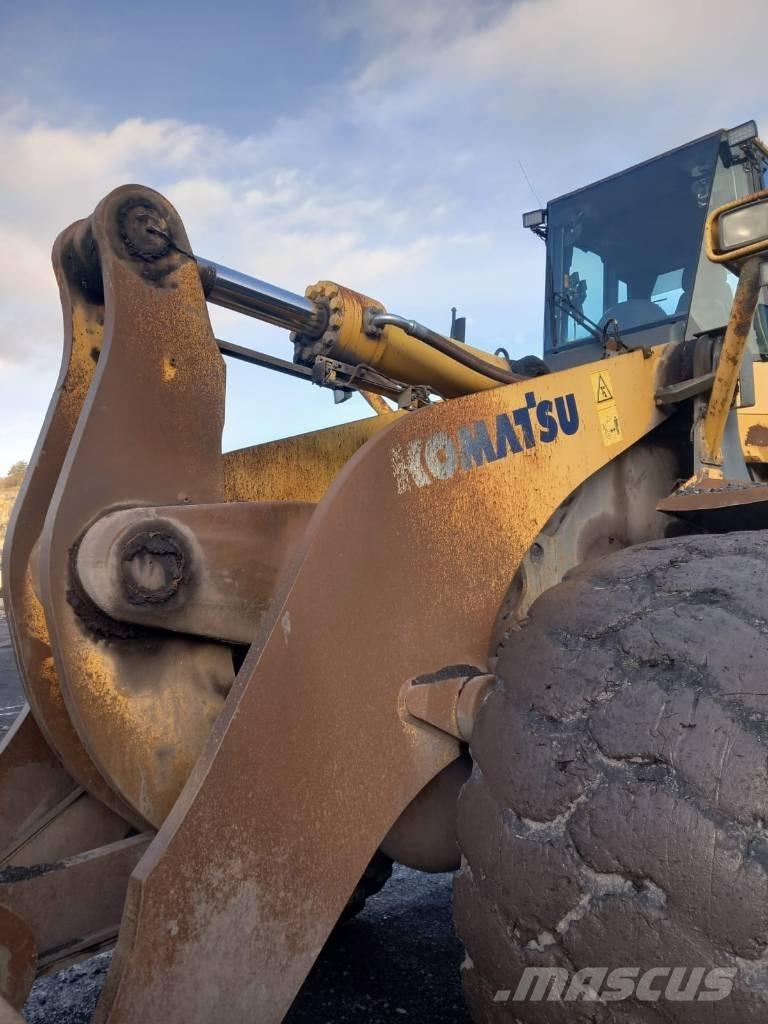 Komatsu WA 600-6 Колесни товарачи
