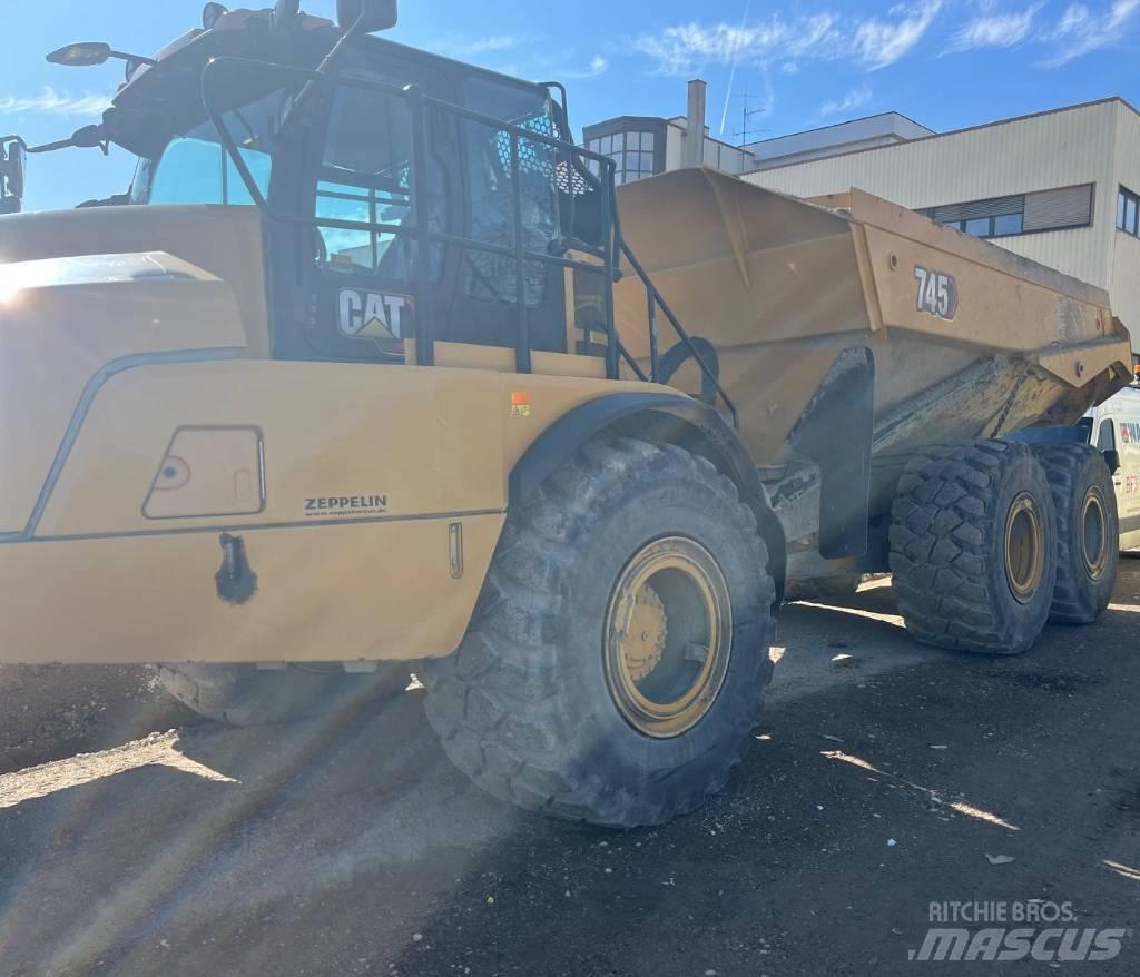 CAT 745 Дъмпери/моторни превозни средства