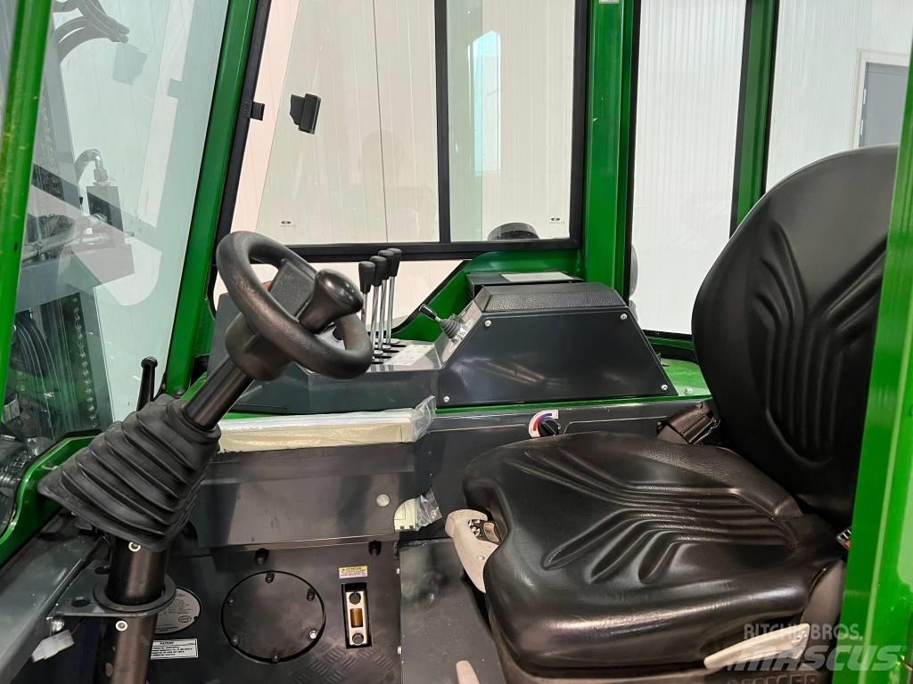 Combilift CB2500 lpg Повдигач с движение в 4 посоки
