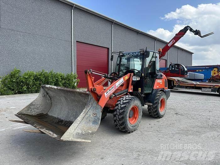 Kubota R065W Колесни товарачи