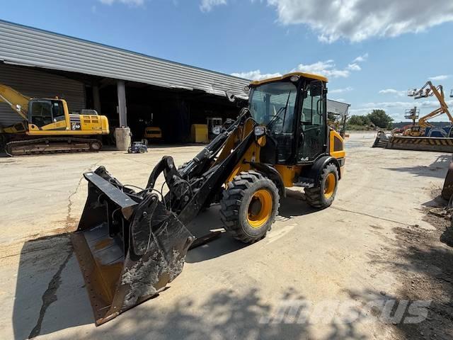 JCB 406 Колесни товарачи