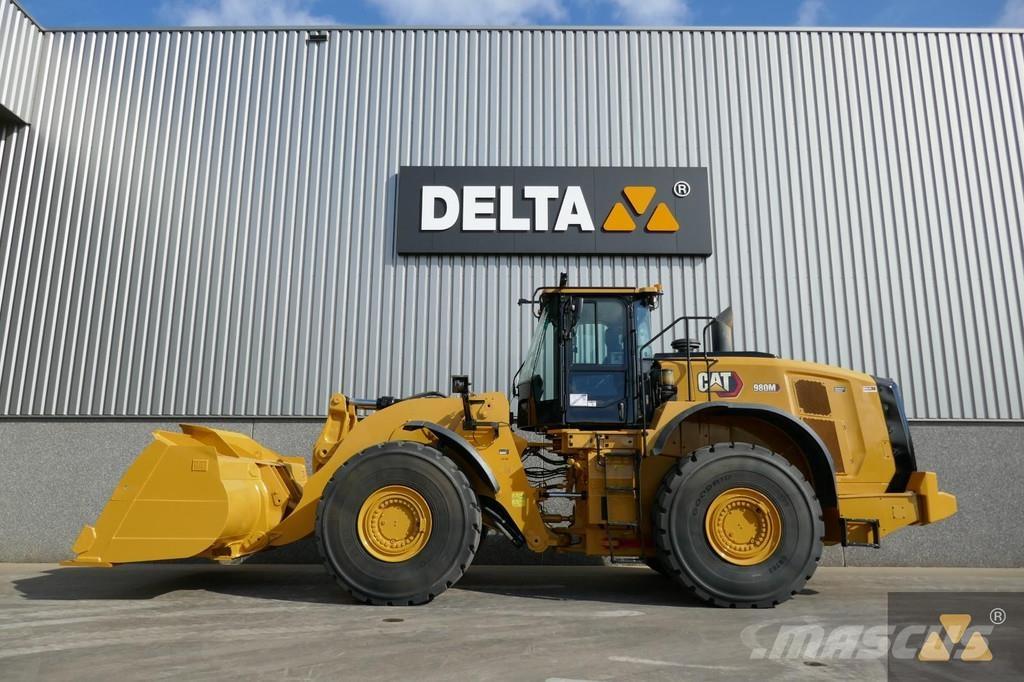 CAT 980M Колесни товарачи