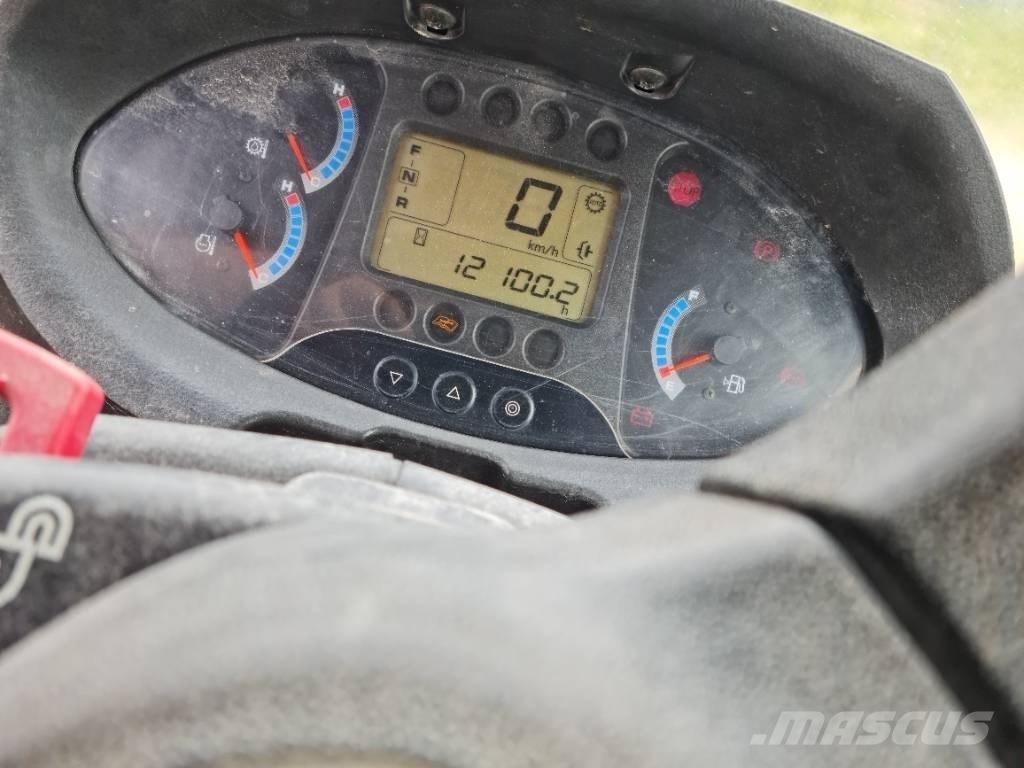 Hitachi ZW 220 Колесни товарачи