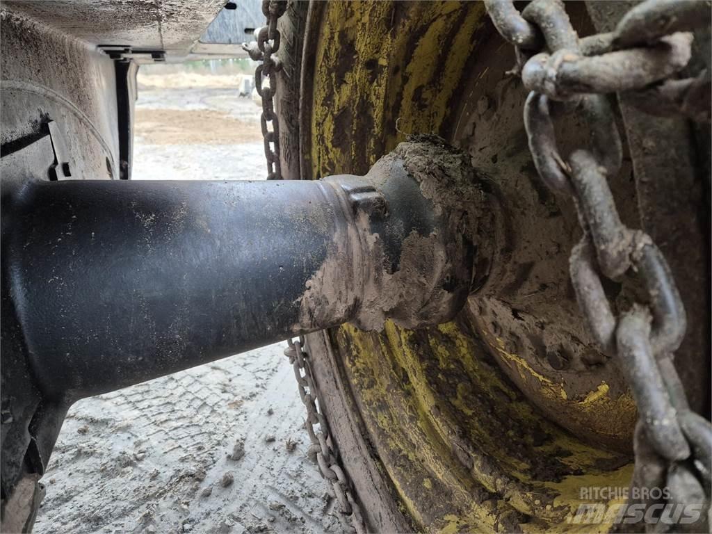 John Deere 1110D Форуардери