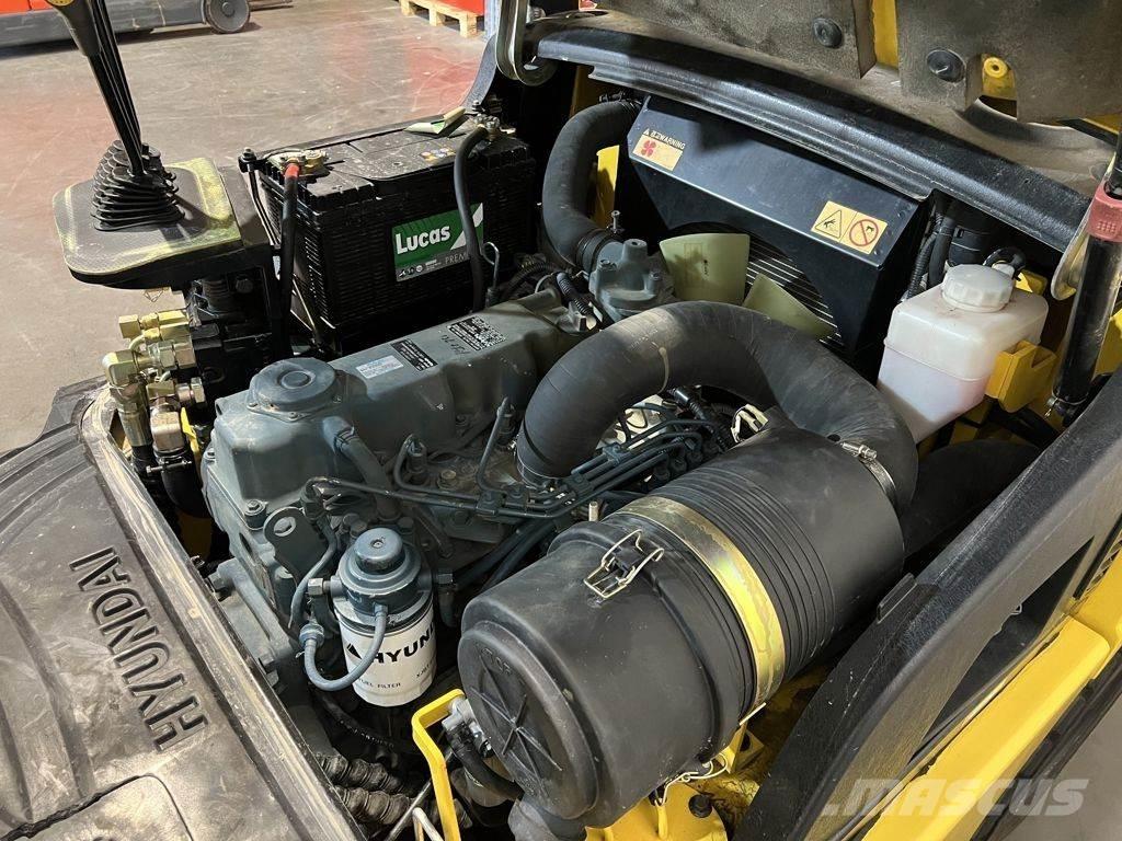 Hyundai 33D-7 Дизелови камиони
