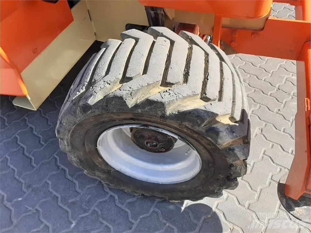 JLG 4394RT Ножични работни платформи
