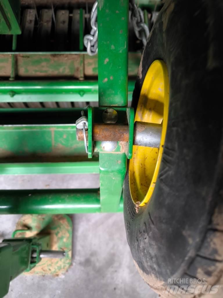 John Deere V461M Сламопреси за кръгли бали
