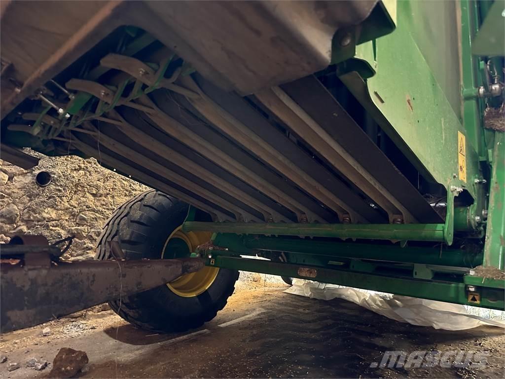 John Deere V461M Сламопреси за кръгли бали
