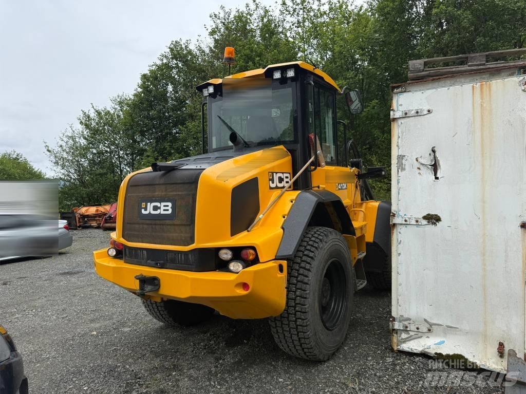 JCB 413K Колесни товарачи