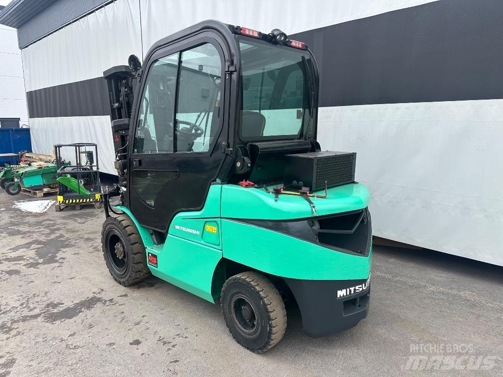 Mitsubishi FD 35 N Дизелови камиони