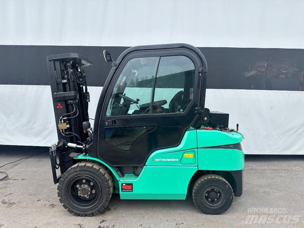 Mitsubishi FD 35 N Дизелови камиони