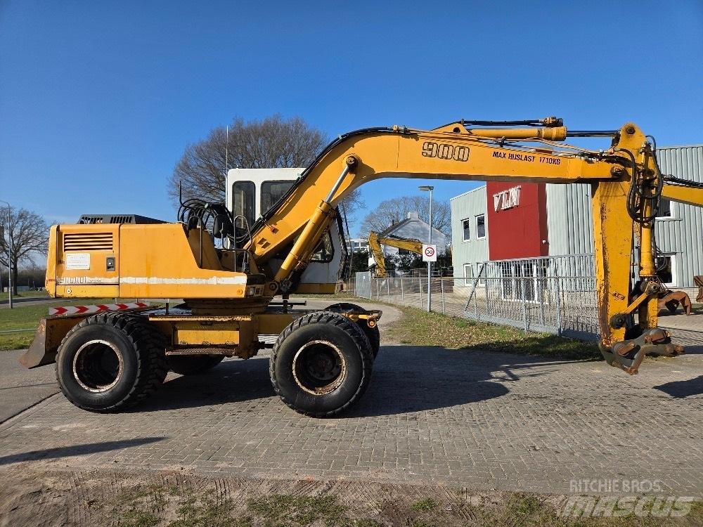 Liebherr A900 Колесни екскаватори
