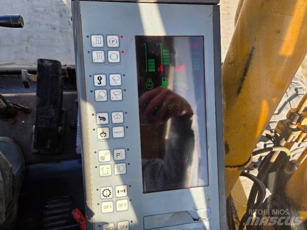 Liebherr A900 Колесни екскаватори