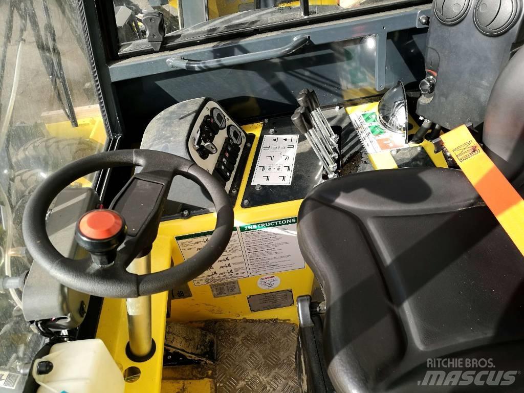 Moffett M8 35.3 Камиони за херавни местности
