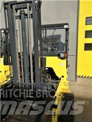 Moffett M8 35.3 Камиони за херавни местности