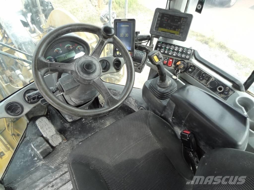 CAT 938 M Колесни товарачи