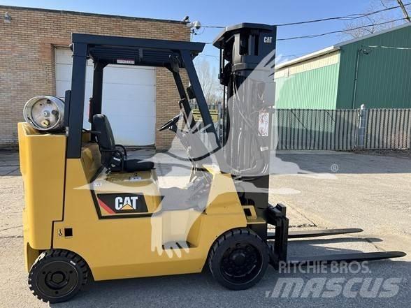 CAT GC40KSTR Дизелови камиони