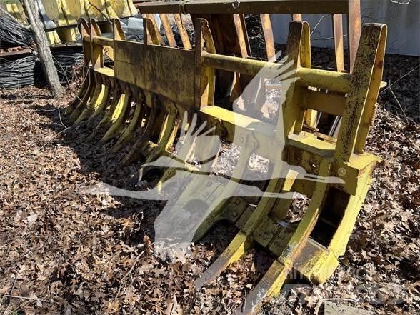 Komatsu D65PX Скарификатор