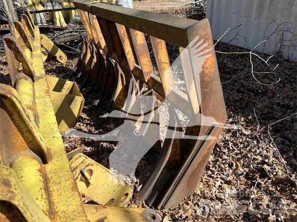 Komatsu D65PX Скарификатор