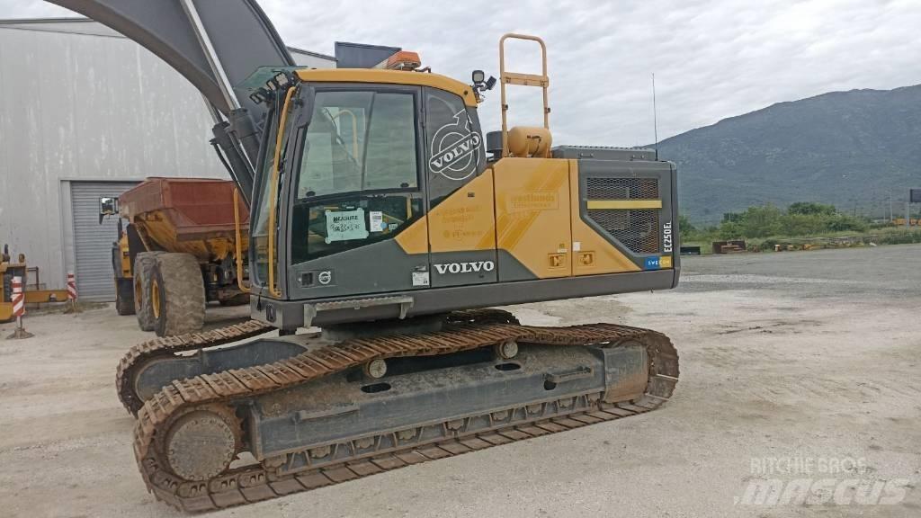 Volvo EC 250 EL Верижен екскаватор