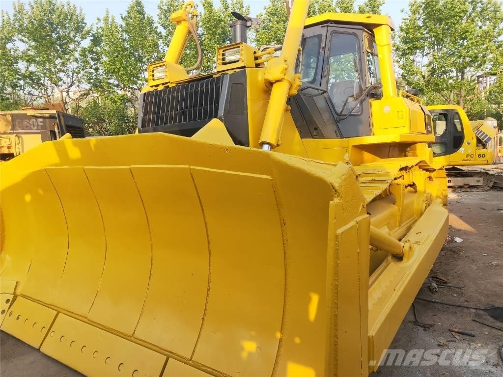 Komatsu D155AX-5 Верижни булдозери
