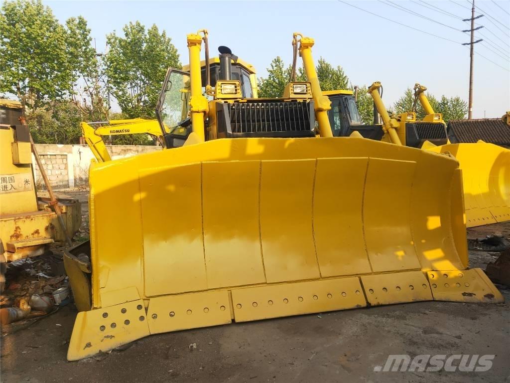 Komatsu D155AX-5 Верижни булдозери

