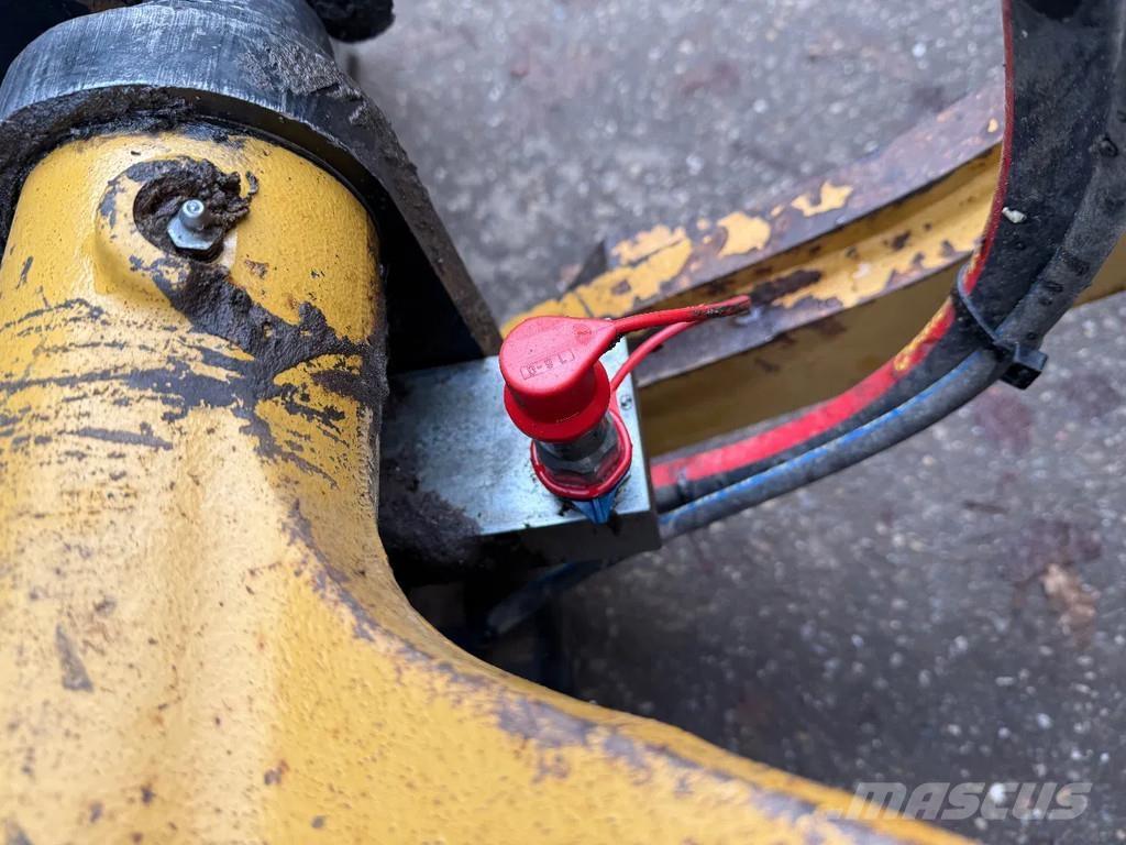 CAT 908H Колесни товарачи