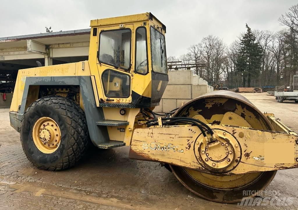 Bomag BW 213 D Еднобарабанни ролки
