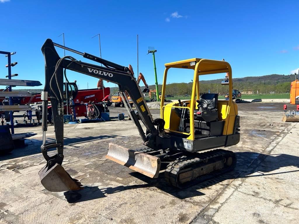 Volvo EC 25 Мини екскаватори < 7 т