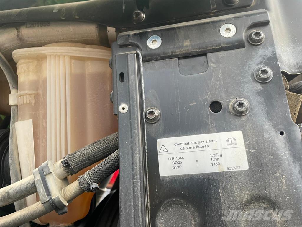 John Deere 6145R Трактори