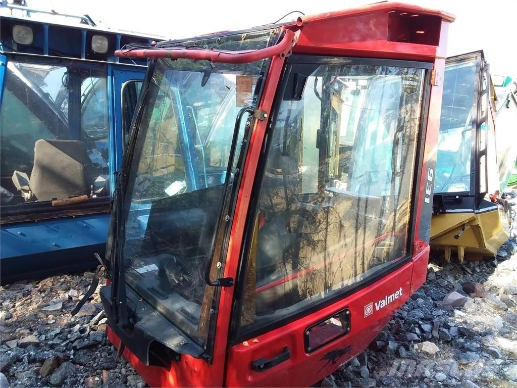 Valmet 931 Кабина