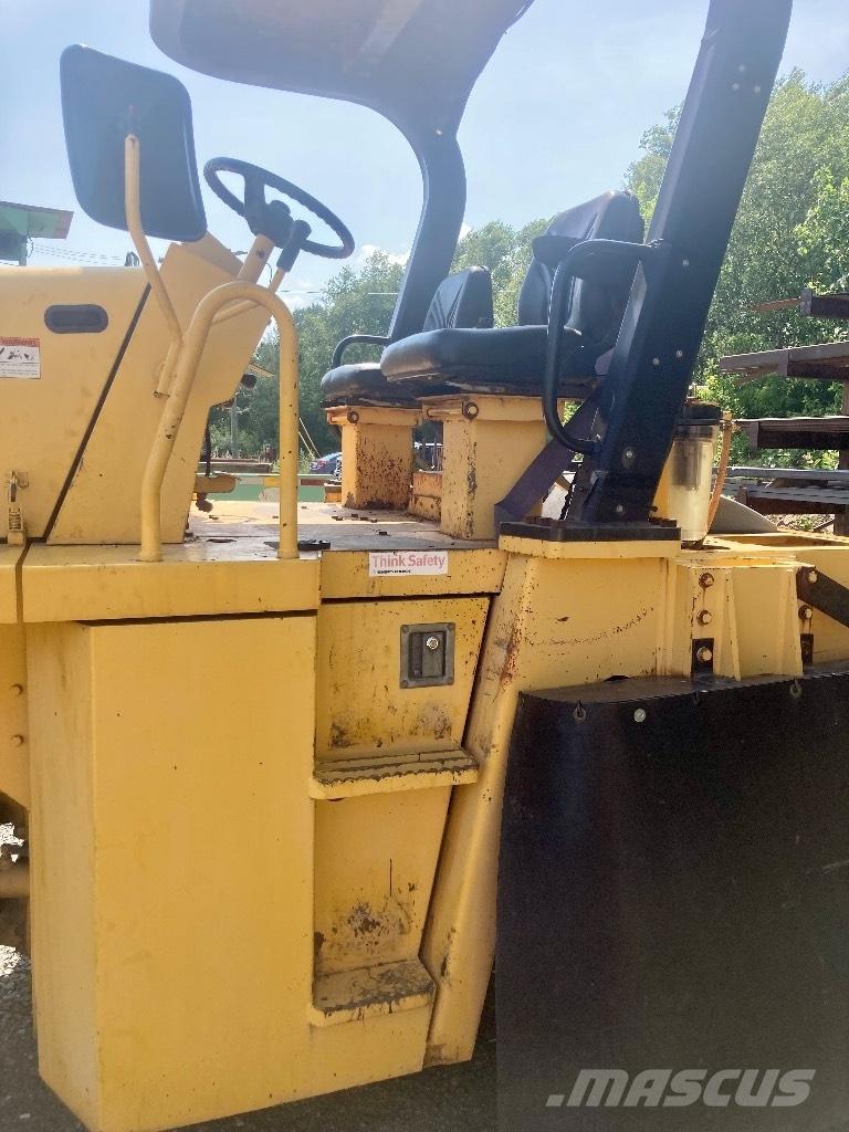 Sakai GW 750-2 Машини за асфалт