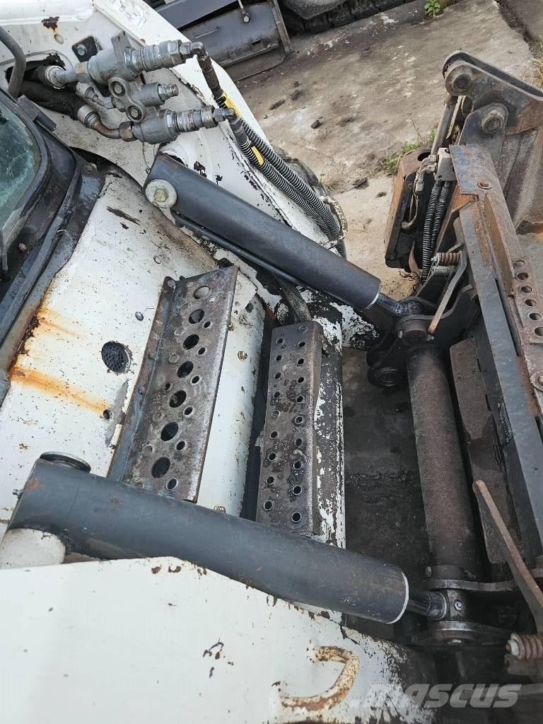 Bobcat S 250 Колесни товарачи