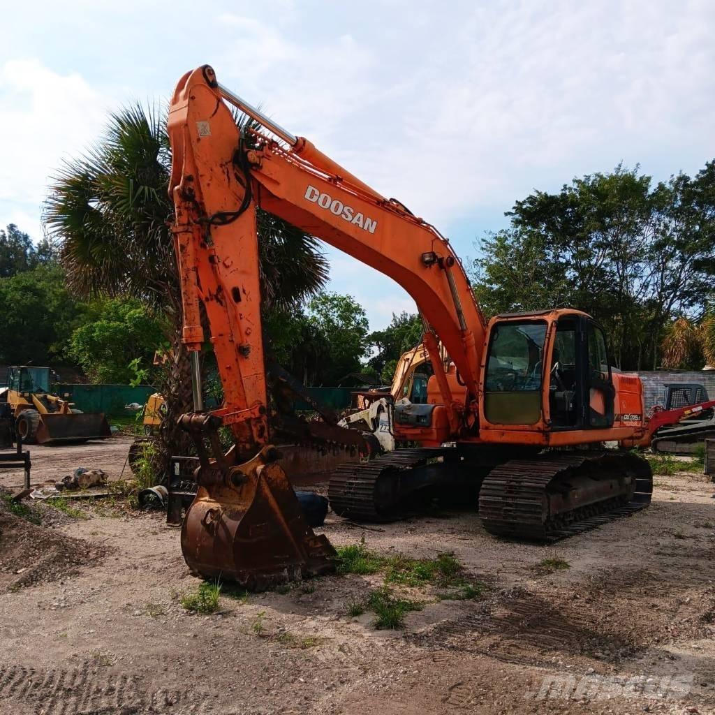 Doosan DX 225 LC Верижен екскаватор